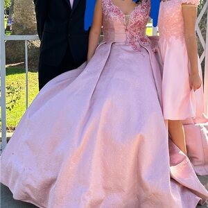 Quince Dress! IT GONE, adjustable, price can be negotiated